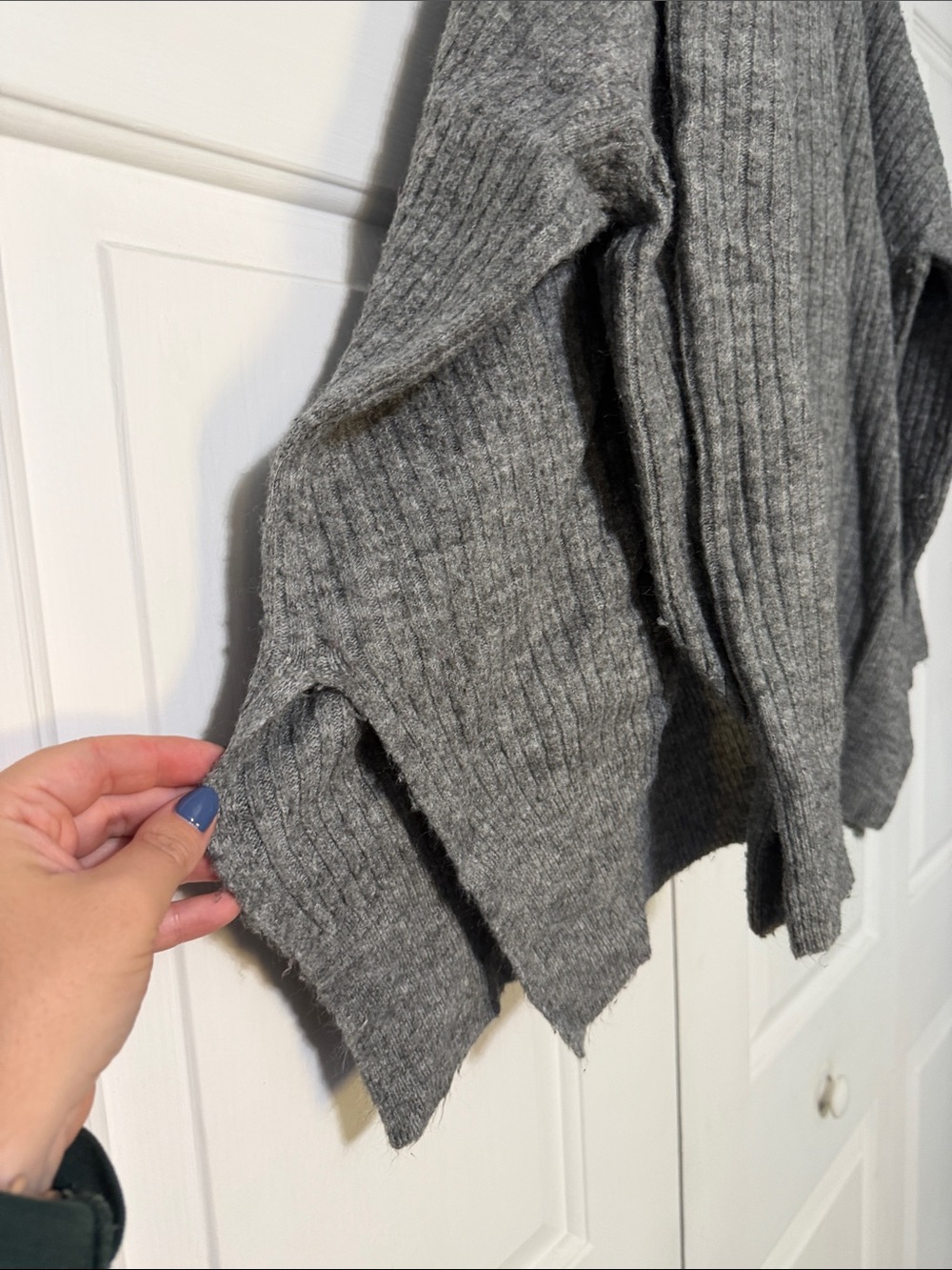 H&M Gray Ribbed Crew Neck Sweater - Picture 2 of 4